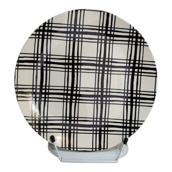Old East Main Company Black White Plaid Dinner Plate Round Ceramic Two-Tone - Picture 1 of 5
